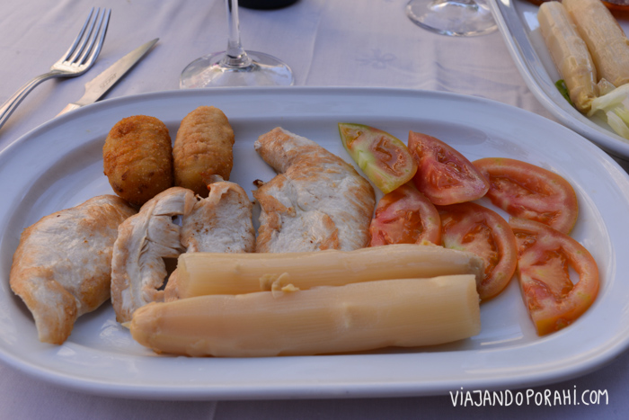Adivinanza: ¿Cómo saber que estás en España? Por la cantidad de comida que te ponen en el plato! :D